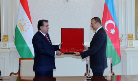 Azerbaijani, Tajik presidents hold one on one meeting